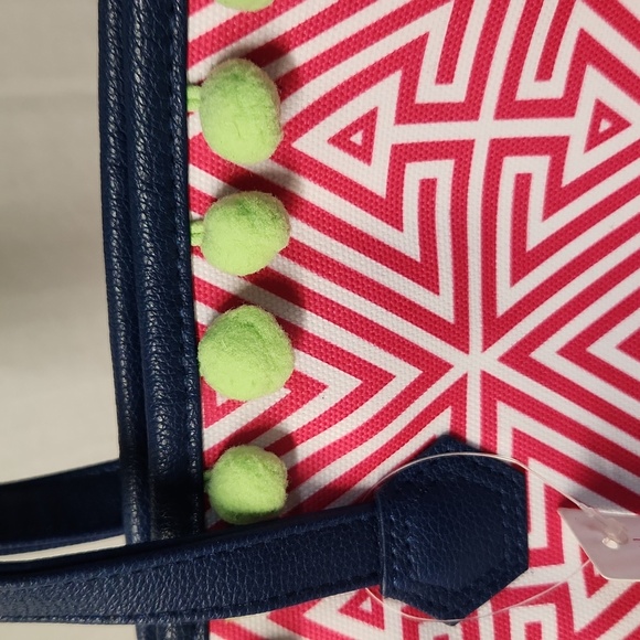 NWT Clinique Abstract Large Tote 17" x 15" - Picture 4 of 6